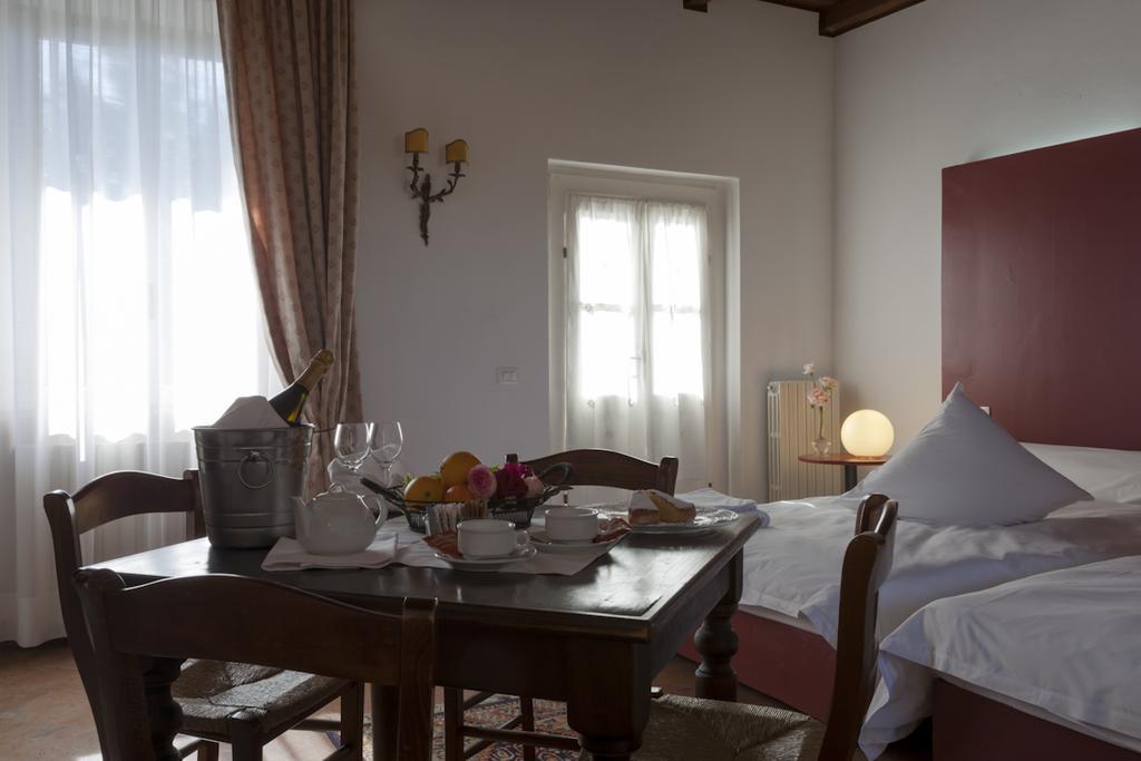 Agriturismo Cascina Marzana Hotel Pawia Zewnętrze zdjęcie
